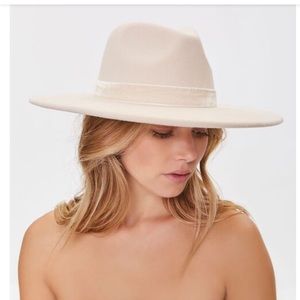 Forever 21 Creme Color Fedora Felt Hat with Bow